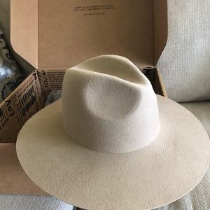 Gigi pip flat brim hat